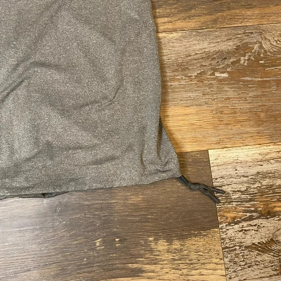 Fabletics Norwalk Tank Top Black Gray Cranberry Shelf Bra Racerback Womens Small - Picture 2 of 6